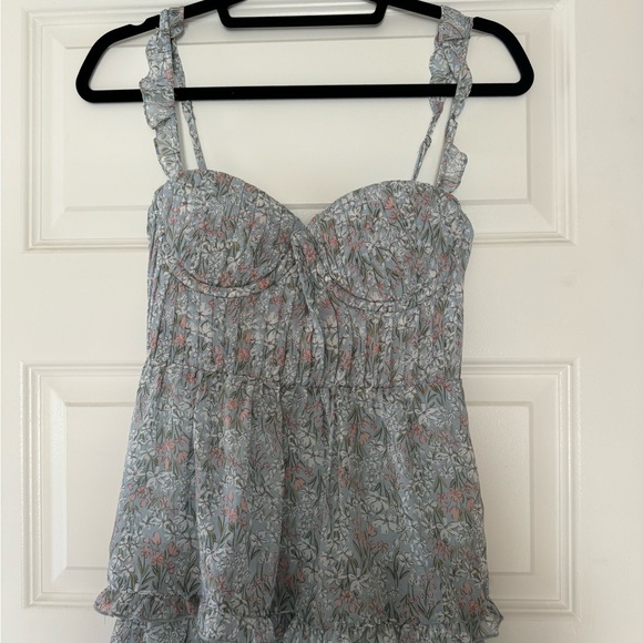 ASTR the Label FLUTTER STRAP FLORAL TIERED MAXI DRESS - Picture 4 of 7